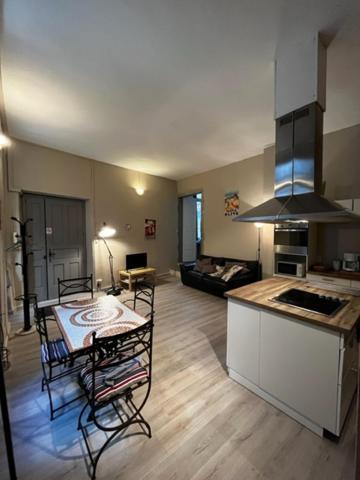 Cosy House T3 City Center, Museum, Place Carnot Каркассон Экстерьер фото